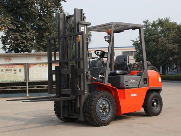 3.0噸內燃式叉車